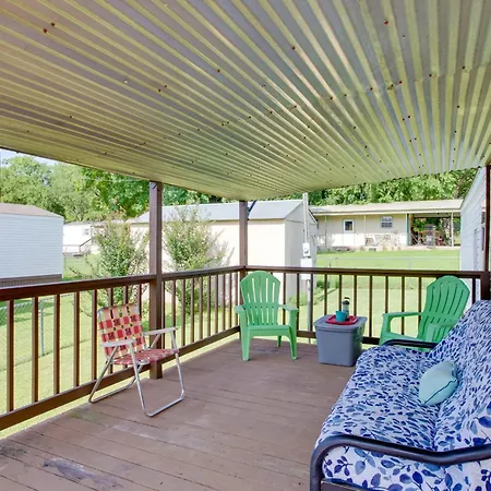 Lake Texoma Cabin Near Willow Springs Marina!